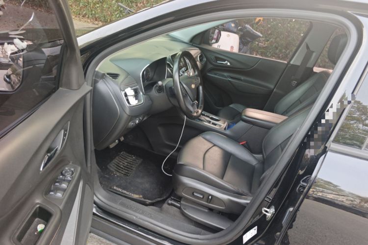 Used Chevrolet Equinox 2018 RS 550T Automatic All-Wheel-Drive Boundary Edition Driver Seat