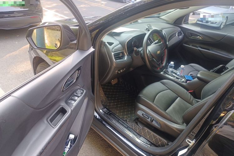 Used Chevrolet Equinox 2018 RS 550T Automatic All-Wheel-Drive Boundary Edition Driver Seat