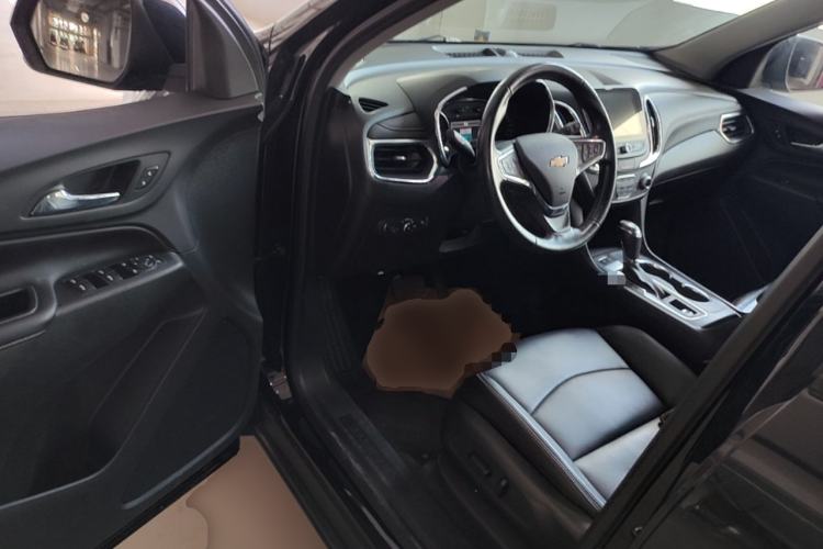 Used Chevrolet Equinox 2018 RS 550T Automatic All-Wheel-Drive Boundary Edition Driver Seat