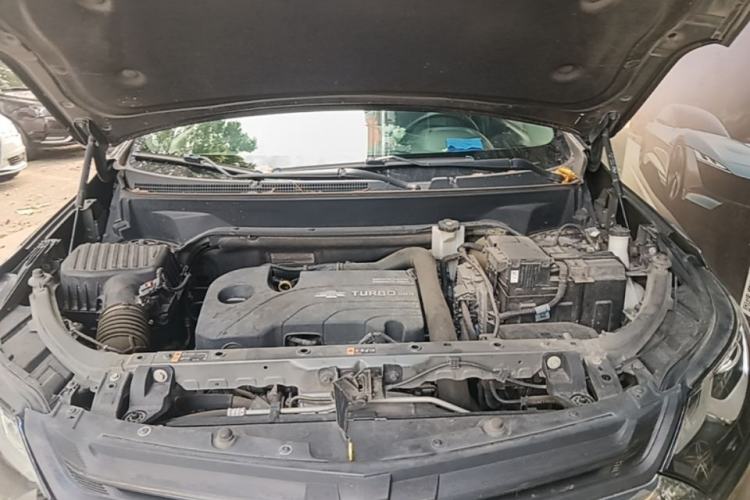 Used Chevrolet Equinox 2018 535T Automatic Chijie Edition Engine Bay
