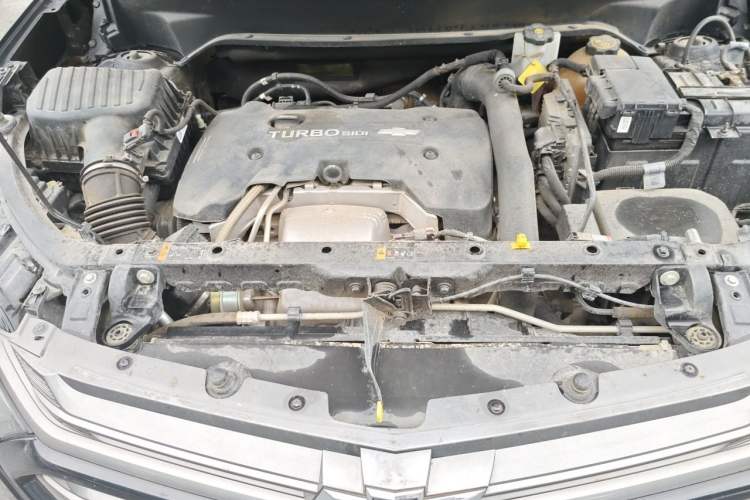 Used Chevrolet Equinox 2018 RS 550T Automatic All-Wheel-Drive Boundary Edition Engine Bay