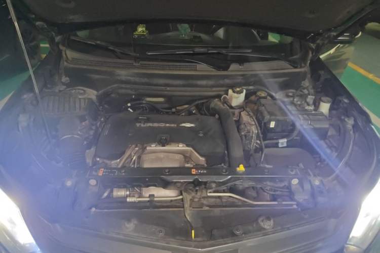 Used Chevrolet Equinox 2018 RS 550T Automatic All-Wheel-Drive Boundary Edition Engine Bay