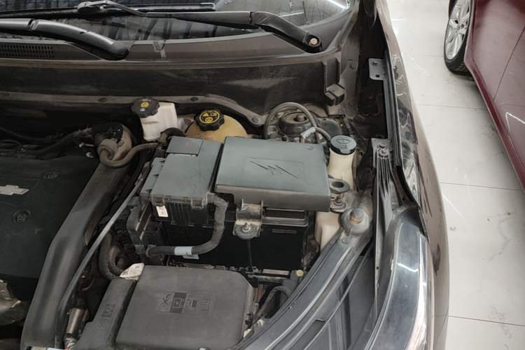 Used Chevrolet Equinox 2018 RS 550T Automatic All-Wheel-Drive Boundary Edition Engine Bay Left