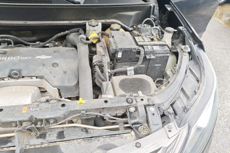 Used Chevrolet Equinox 2018 RS 550T Automatic All-Wheel-Drive Boundary Edition Engine Bay Left