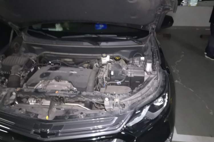 Used Chevrolet Equinox 2018 RS 550T Automatic All-Wheel-Drive Boundary Edition Engine Bay Left