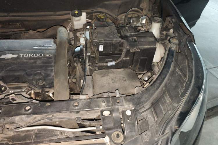 Used Chevrolet Equinox 2018 535T Automatic YuJie Edition Engine Bay Left