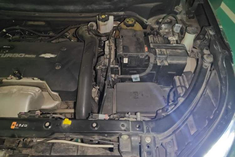Used Chevrolet Equinox 2018 RS 550T Automatic All-Wheel-Drive Boundary Edition Engine Bay Left