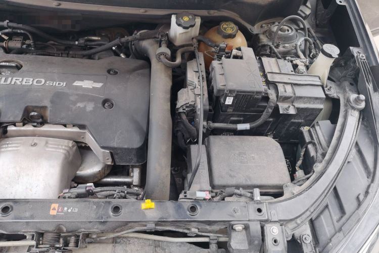 Used Chevrolet Equinox 2018 RS 550T Automatic All-Wheel-Drive Boundary Edition Engine Bay Left