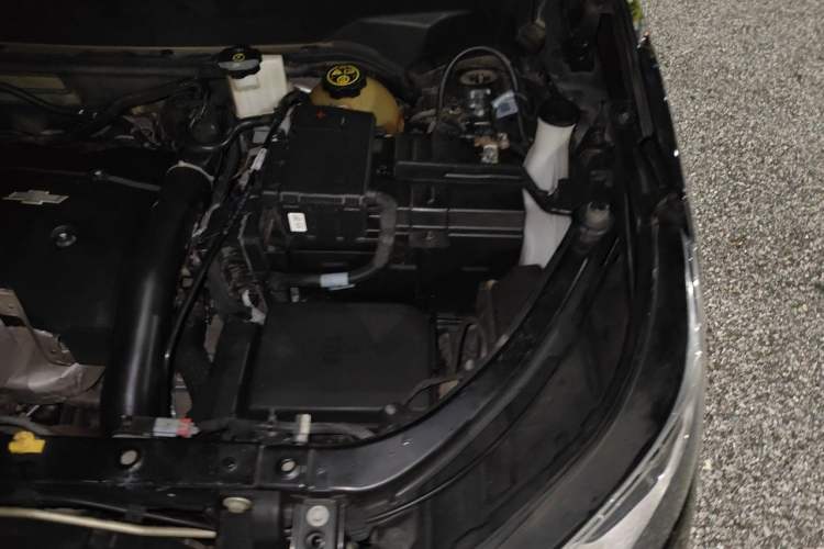 Used Chevrolet Equinox 2018 RS 550T Automatic All-Wheel-Drive Boundary Edition Engine Bay Left