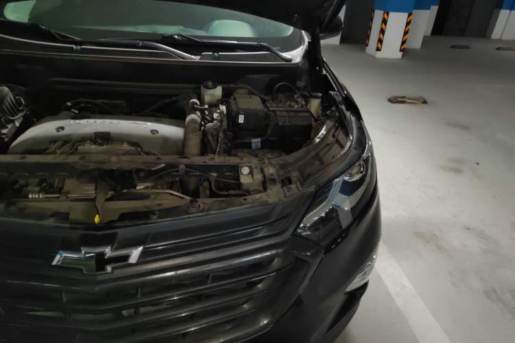 Used Chevrolet Equinox 2018 550T Automatic All-Wheel-Drive Explorer Edition Engine Bay Left