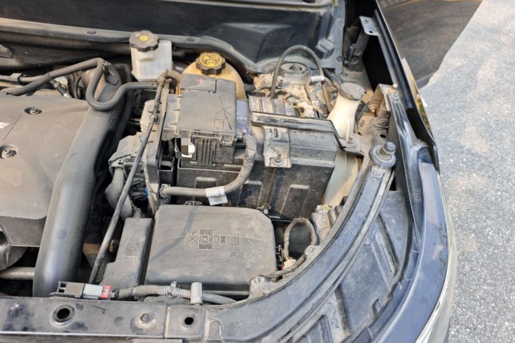 Used Chevrolet Equinox 2018 RS 550T Automatic All-Wheel-Drive Boundary Edition Engine Bay Left