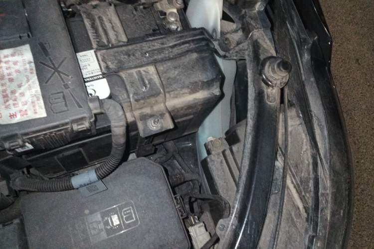 Used Chevrolet Equinox 2018 Redline 550T Automatic All-Wheel-Drive RS Edition Engine Bay Left