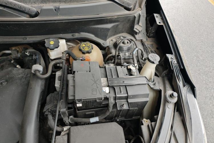Used Chevrolet Equinox 2018 RS 550T Automatic All-Wheel-Drive Boundary Edition Engine Bay Left