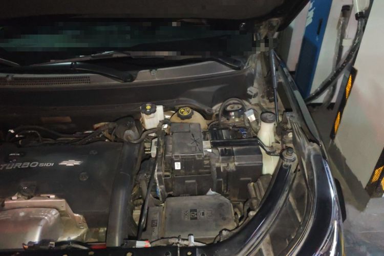 Used Chevrolet Equinox 2018 RS 550T Automatic All-Wheel-Drive Boundary Edition Engine Bay Left