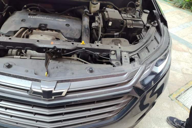 Used Chevrolet Equinox 2018 RS 550T Automatic All-Wheel-Drive Boundary Edition Engine Bay Left