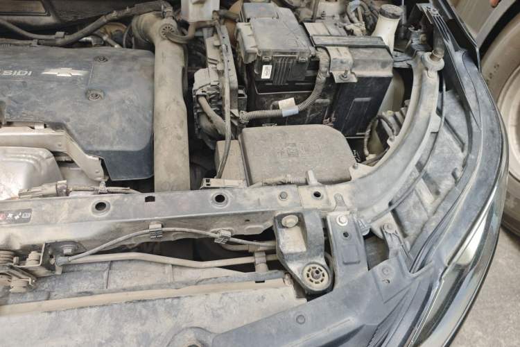 Used Chevrolet Equinox 2018 550T Automatic All-Wheel-Drive Explorer Edition Engine Bay Left