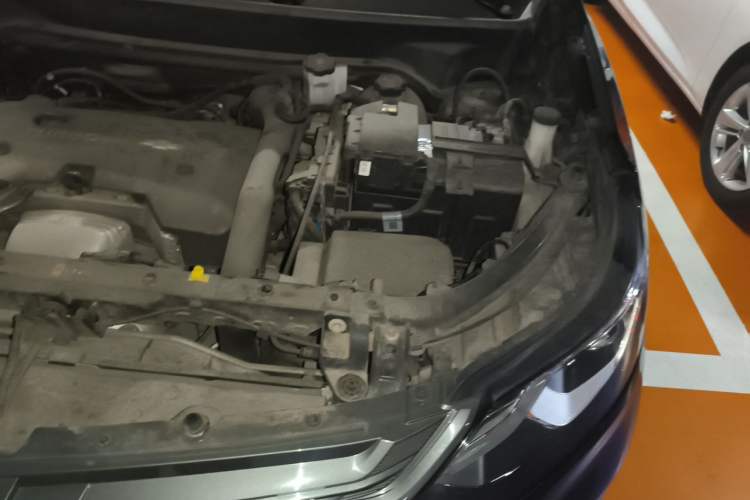 Used Chevrolet Equinox 2018 RS 550T Automatic All-Wheel-Drive Boundary Edition Engine Bay Left