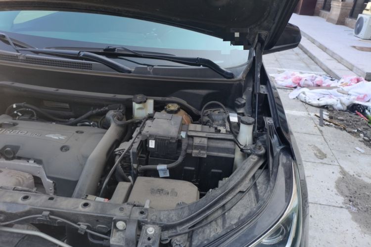 Used Chevrolet Equinox 2018 RS 550T Automatic All-Wheel-Drive Boundary Edition Engine Bay Left