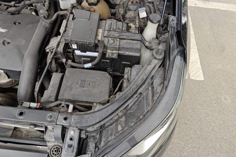 Used Chevrolet Equinox 2018 RS 550T Automatic All-Wheel-Drive Boundary Edition Engine Bay Left