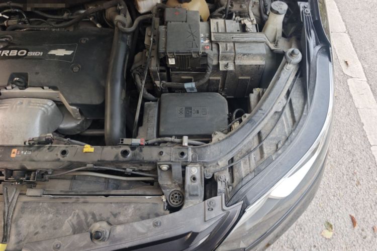 Used Chevrolet Equinox 2018 RS 550T Automatic All-Wheel-Drive Boundary Edition Engine Bay Left