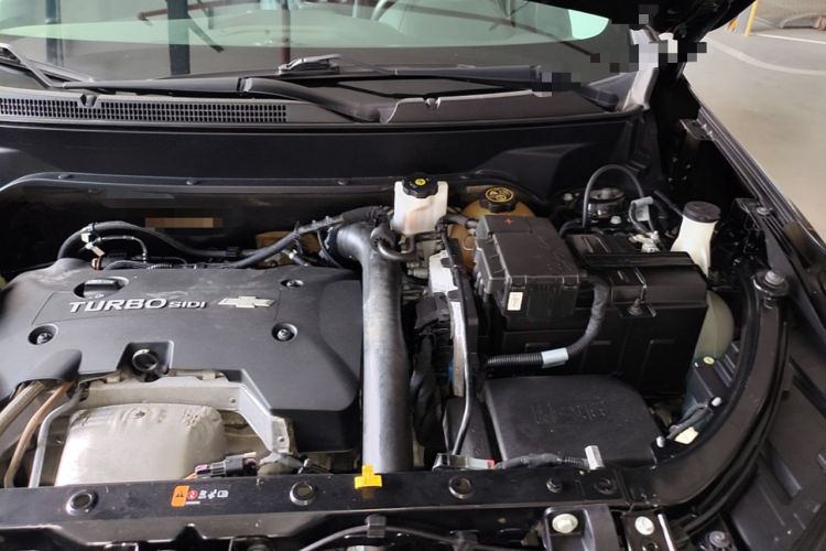 Used Chevrolet Equinox 2018 RS 550T Automatic All-Wheel-Drive Boundary Edition Engine Bay Left