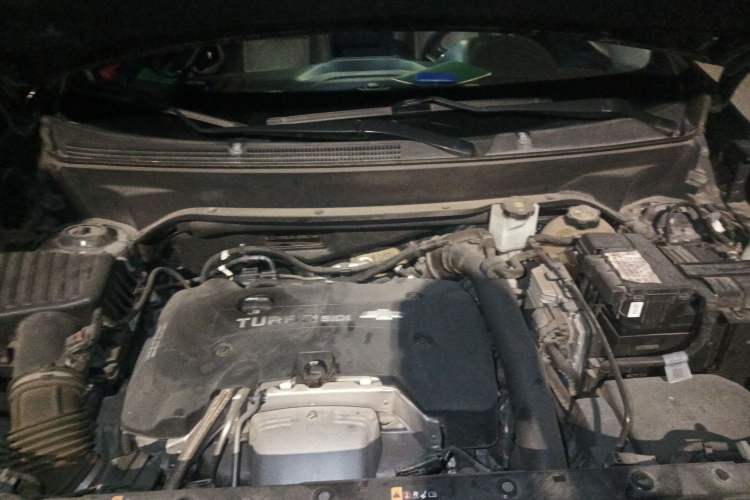 Used Chevrolet Equinox 2018 Redline 550T Automatic All-Wheel-Drive RS Edition Engine Bay