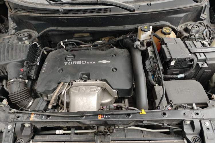 Used Chevrolet Equinox 2018 RS 550T Automatic All-Wheel-Drive Boundary Edition Engine Bay
