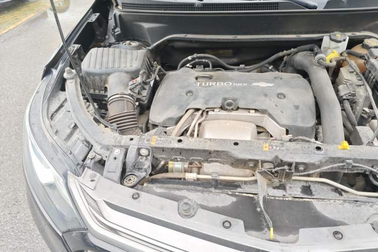 Used Chevrolet Equinox 2018 RS 550T Automatic All-Wheel-Drive Boundary Edition Engine Bay Right