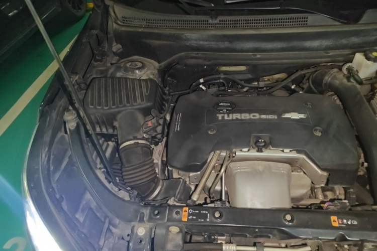 Used Chevrolet Equinox 2018 RS 550T Automatic All-Wheel-Drive Boundary Edition Engine Bay Right