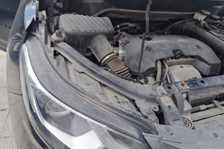 Used Chevrolet Equinox 2018 RS 550T Automatic All-Wheel-Drive Boundary Edition Engine Bay Right
