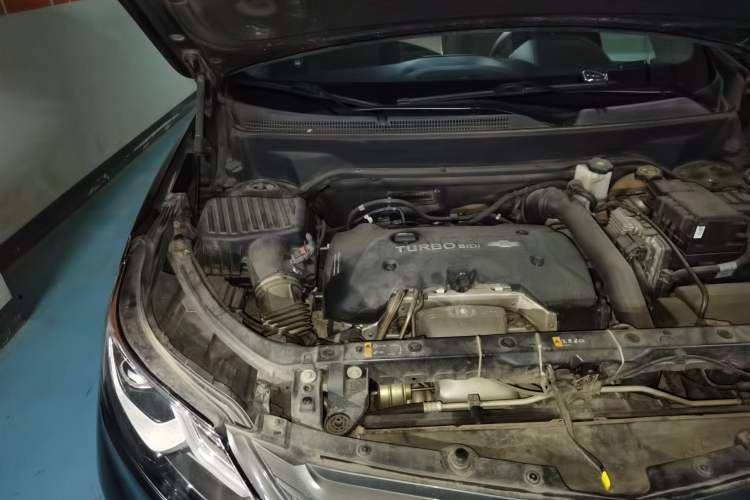 Used Chevrolet Equinox 2018 RS 550T Automatic All-Wheel-Drive Boundary Edition Engine Bay Right