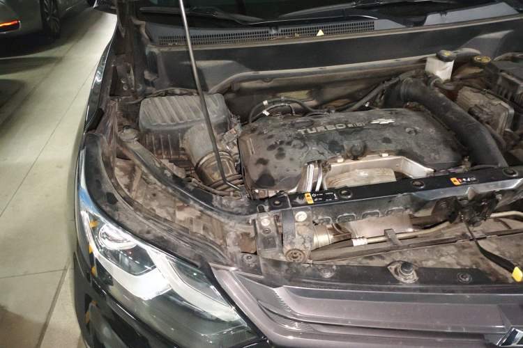 Used Chevrolet Equinox 2018 RS 550T Automatic All-Wheel-Drive Boundary Edition Engine Bay Right