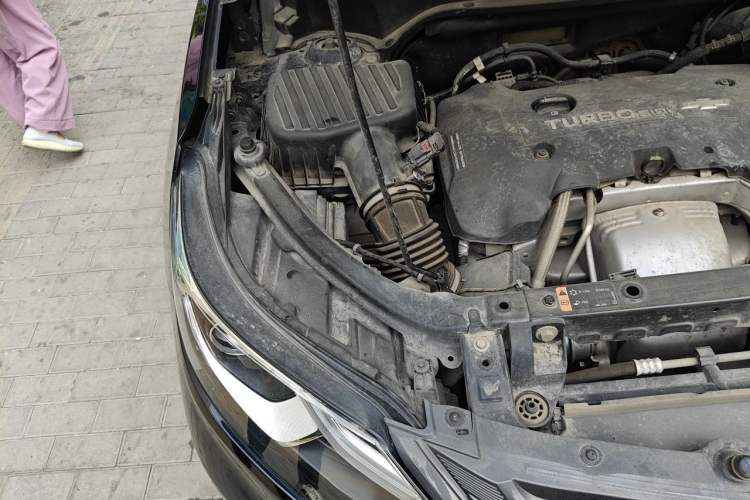Used Chevrolet Equinox 2018 RS 550T Automatic All-Wheel-Drive Boundary Edition Engine Bay Right