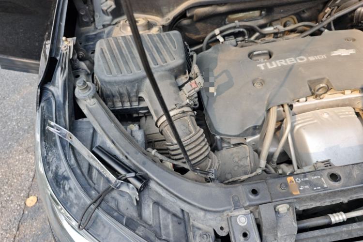 Used Chevrolet Equinox 2018 RS 550T Automatic All-Wheel-Drive Boundary Edition Engine Bay Right