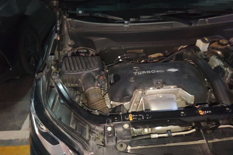 Used Chevrolet Equinox 2018 RS 550T Automatic All-Wheel-Drive Boundary Edition Engine Bay Right