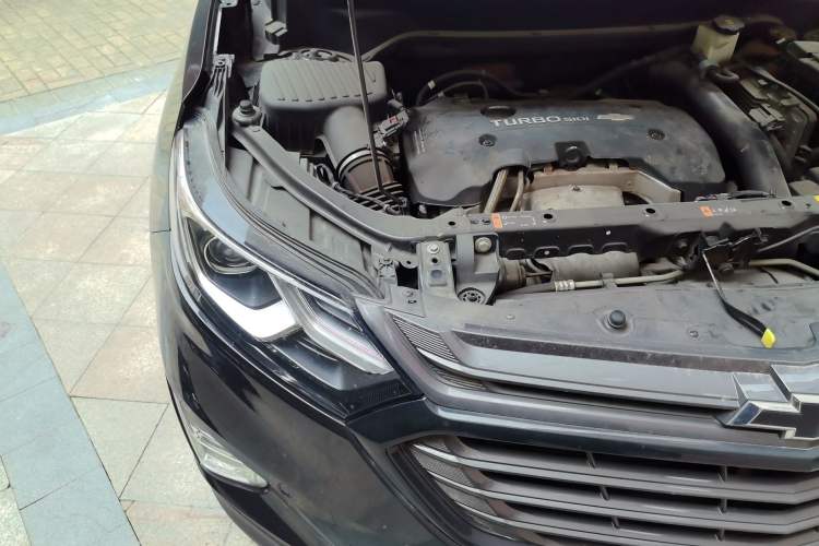 Used Chevrolet Equinox 2018 RS 550T Automatic All-Wheel-Drive Boundary Edition Engine Bay Right