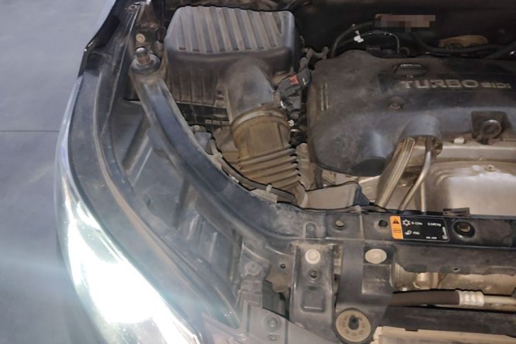 Used Chevrolet Equinox 2018 RS 550T Automatic All-Wheel-Drive Boundary Edition Engine Bay Right