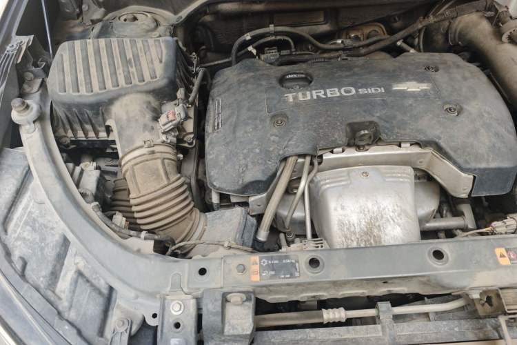 Used Chevrolet Equinox 2018 550T Automatic All-Wheel-Drive Explorer Edition Engine Bay Right