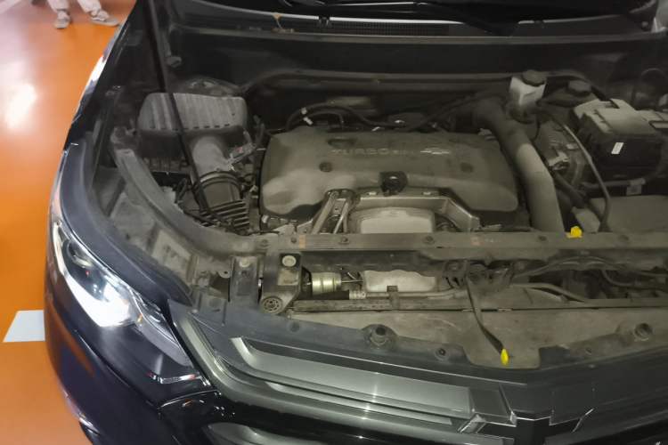 Used Chevrolet Equinox 2018 RS 550T Automatic All-Wheel-Drive Boundary Edition Engine Bay Right