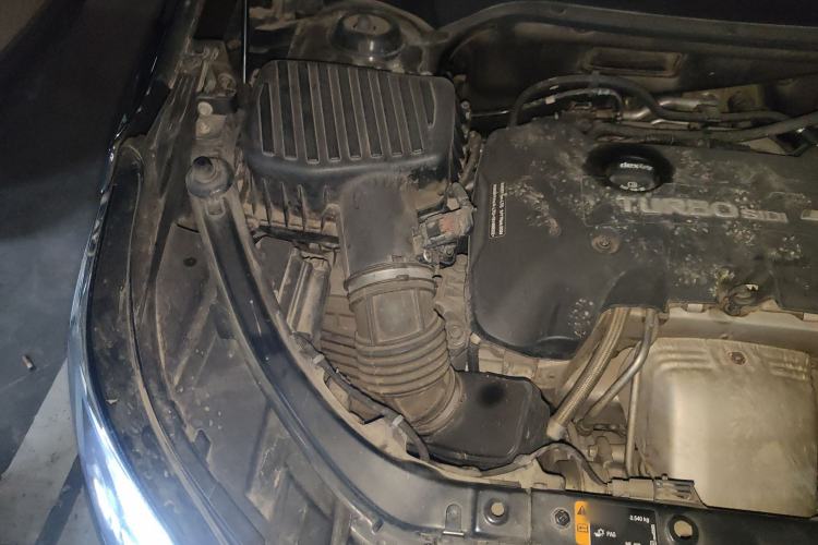Used Chevrolet Equinox 2018 RS 550T Automatic All-Wheel-Drive Boundary Edition Engine Bay Right