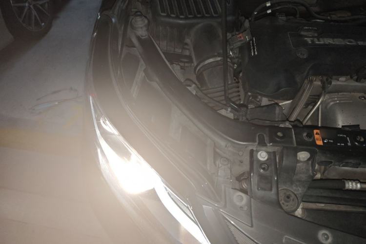 Used Chevrolet Equinox 2018 RS 550T Automatic All-Wheel-Drive Boundary Edition Engine Bay Right