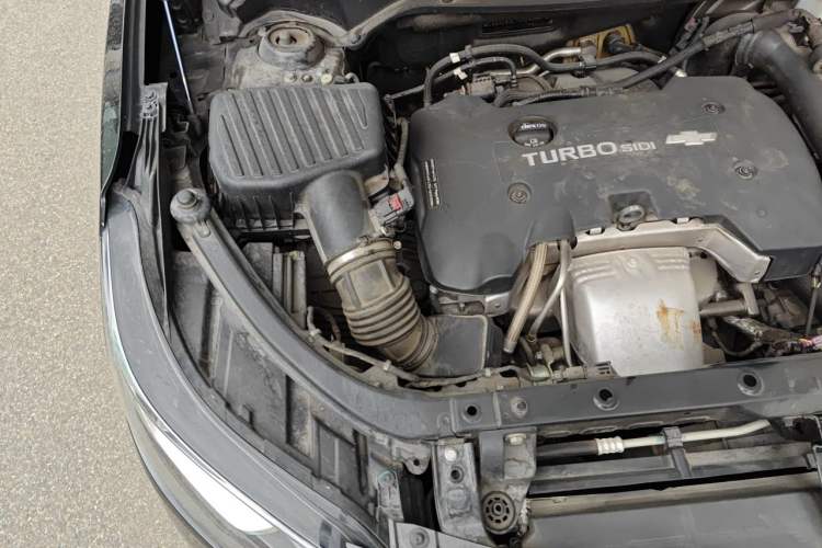 Used Chevrolet Equinox 2018 RS 550T Automatic All-Wheel-Drive Boundary Edition Engine Bay Right