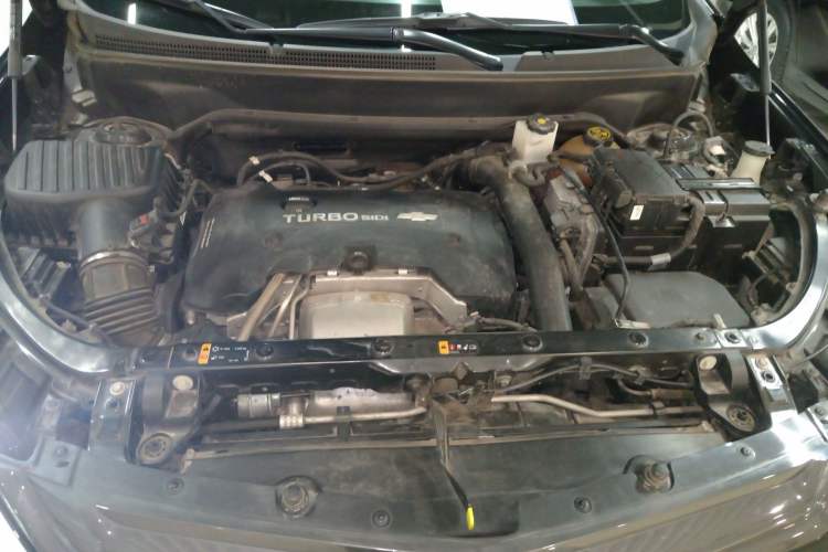 Used Chevrolet Equinox 2018 RS 550T Automatic All-Wheel-Drive Boundary Edition Engine Bay