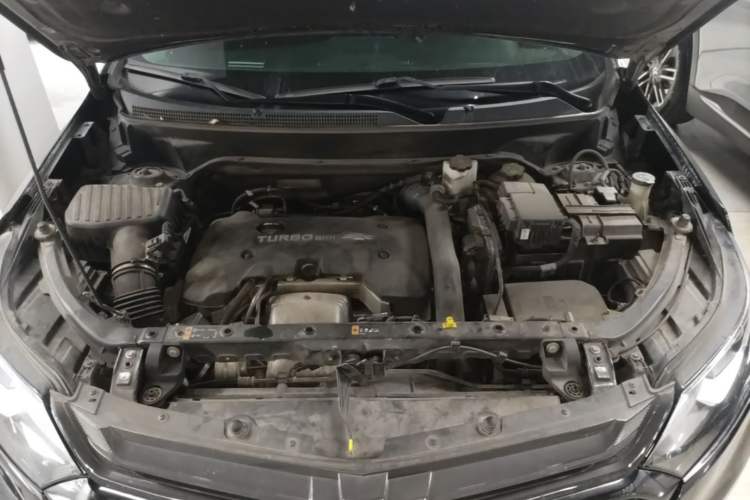 Used Chevrolet Equinox 2018 RS 550T Automatic All-Wheel-Drive Boundary Edition Engine Bay