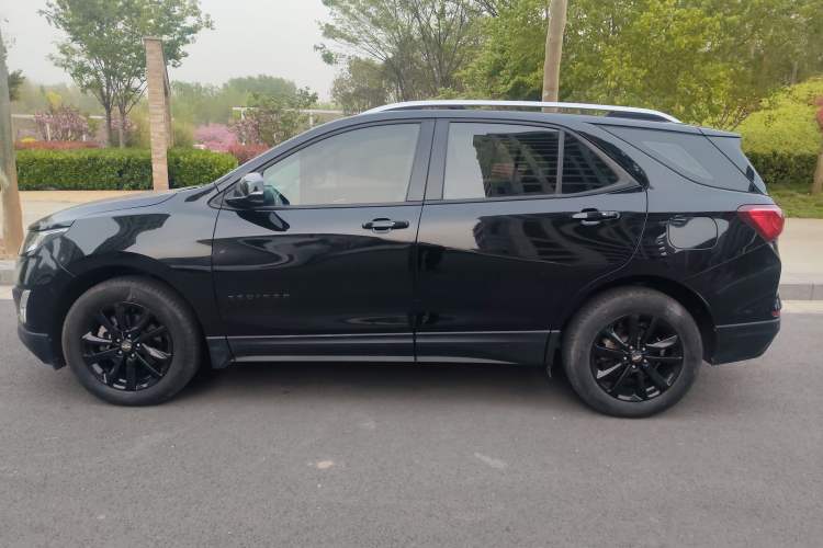 Used Chevrolet Equinox 2018 RS 550T Automatic All-Wheel-Drive Boundary Edition Exterior 2