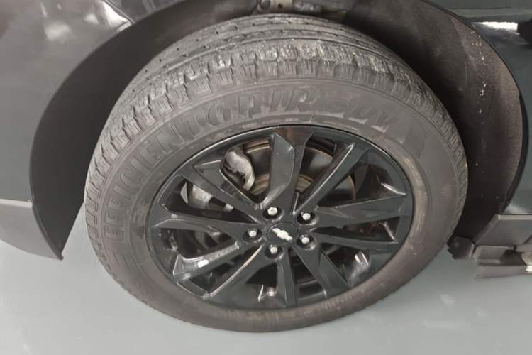 Used Chevrolet Equinox 2018 RS 550T Automatic All-Wheel-Drive Boundary Edition Exterior 4