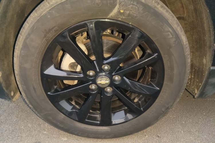 Used Chevrolet Equinox 2018 RS 550T Automatic All-Wheel-Drive Boundary Edition Exterior 5