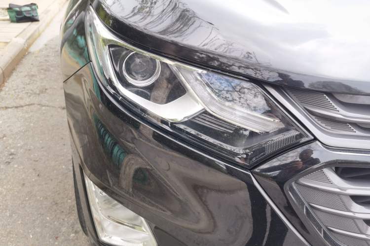 Used Chevrolet Equinox 2018 RS 550T Automatic All-Wheel-Drive Boundary Edition Exterior 6