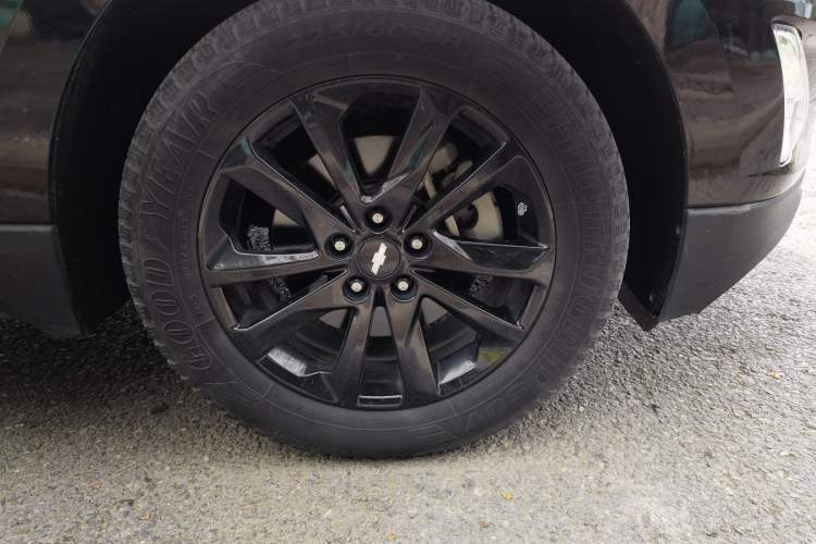 Used Chevrolet Equinox 2018 RS 550T Automatic All-Wheel-Drive Boundary Edition Exterior 7