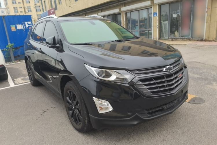 Used Chevrolet Equinox 2018 RS 550T Automatic All-Wheel-Drive Boundary Edition Front Right 45 Deg